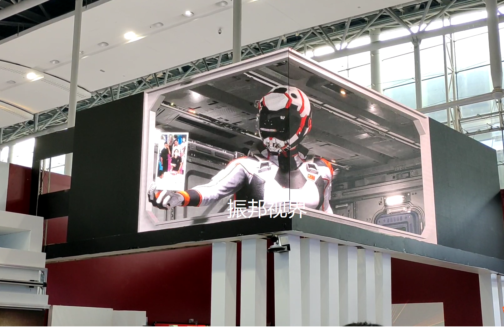 展廳機(jī)器人