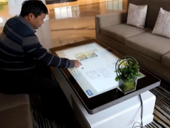 展廳機(jī)器人