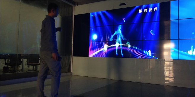 展廳機(jī)器人