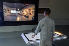 展廳機(jī)器人