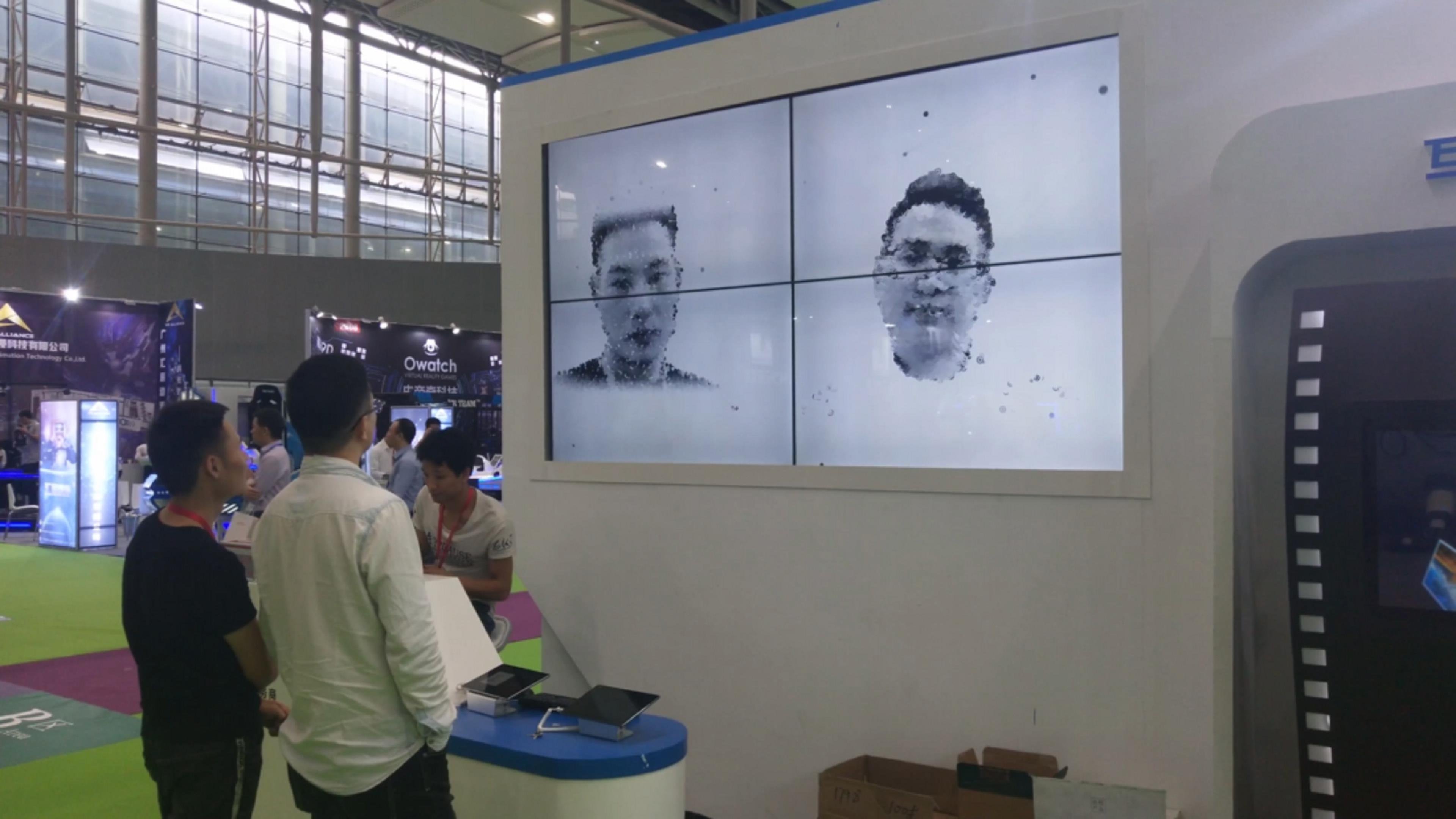 展廳機(jī)器人