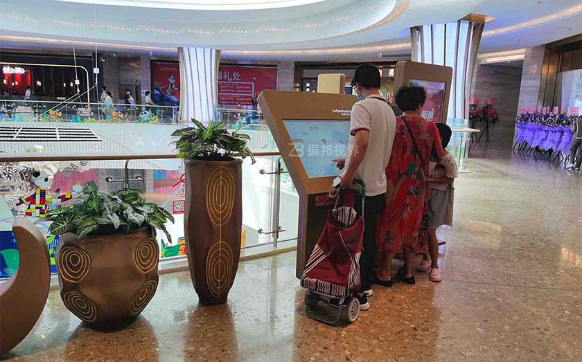 智慧導覽系統(tǒng) 商場中的智慧導覽系統(tǒng)