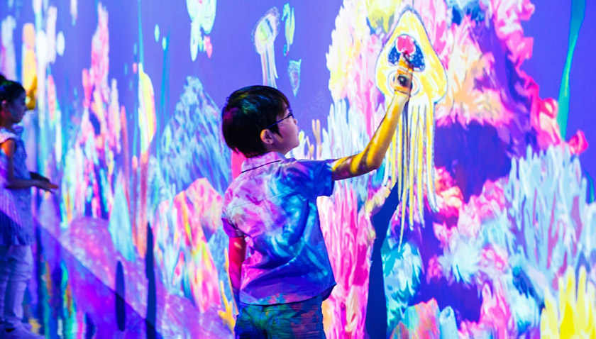 主題樂園中的墻面互動投影