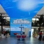 折幕投影裝置究竟有何特點(diǎn)？為何它能成為展覽多媒體的熱門(mén)選擇？