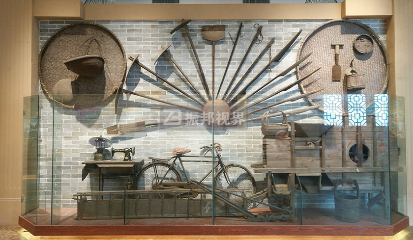 農(nóng)耕博物館中的農(nóng)具展示區(qū) 農(nóng)耕博物館中的農(nóng)具展示區(qū)
