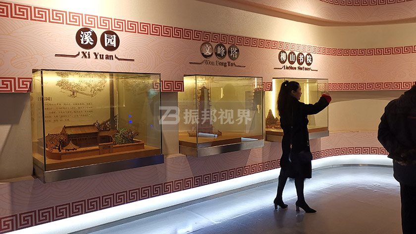 規(guī)劃館中的透明展示柜 規(guī)劃館中的透明展示柜