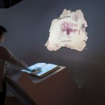 空中翻書(shū)在校史館的創(chuàng)新應(yīng)用，如何實(shí)現(xiàn)歷史故事的動(dòng)態(tài)演繹？