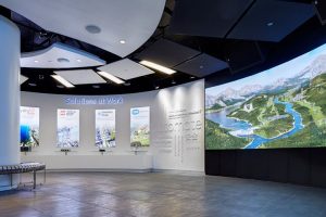 設(shè)計(jì)科技企業(yè)展廳時(shí)，有哪些步驟來確保數(shù)字交互的成功實(shí)現(xiàn)？