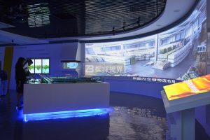 展廳機(jī)器人