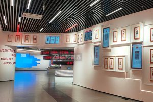 學(xué)校實(shí)訓(xùn)室建設(shè)方案融入互動(dòng)裝置，打造震撼展陳效果與教學(xué)空間。